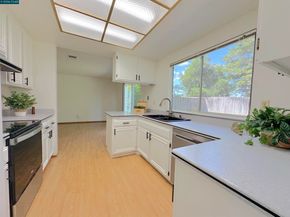 4864 Shadowfalls Dr, Martinez CA 94553
