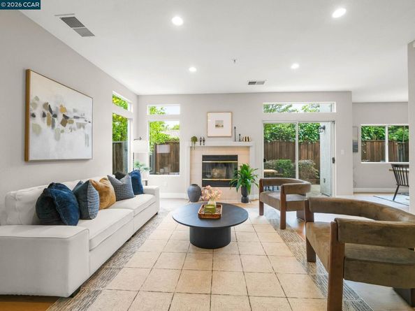 210 Ivywood Dr, Walnut Creek CA 94598