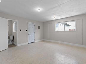 246 Tunis Rd, Oakland CA 94603