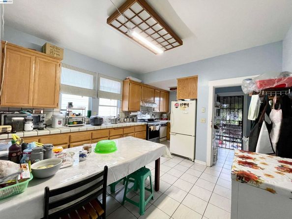 2517 Webb Ave, Alameda CA 94501