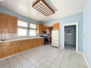2517 Webb Ave, Alameda CA 94501