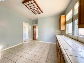 2517 Webb Ave, Alameda CA 94501