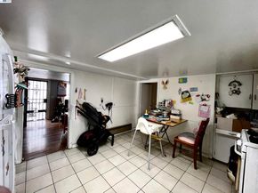 2517 Webb Ave, Alameda CA 94501