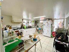 2517 Webb Ave, Alameda CA 94501