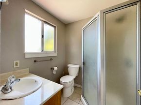2517 Webb Ave, Alameda CA 94501