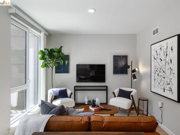 260 Brooklyn Basin Way 564, Oakland CA 94606