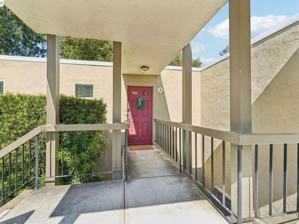 651 Moraga Road 5, Moraga CA 94556