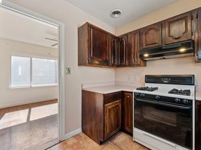 978 43Rd St, Oakland CA 94608