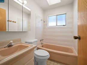 3037 College Ave, Berkeley CA 94705