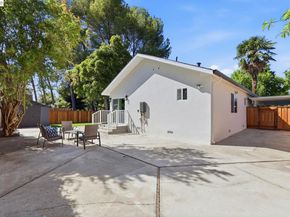 1913 W Middlefield Rd, Mountain View CA 94043