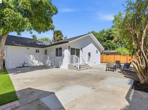 1913 W Middlefield Rd, Mountain View CA 94043