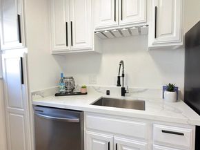 10 Moss Ave 15, Oakland CA 94610