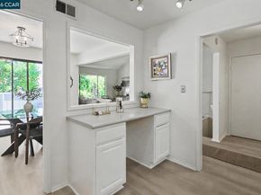 378 Camelback Rd, Pleasant Hill CA 94523