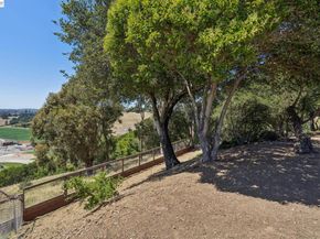 5314 Crown Ct, Castro Valley CA 94552