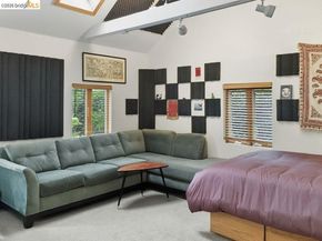 339 Hanover Ave, Oakland CA 94606