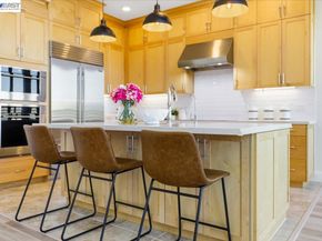 45349 Tom Blalock St 402, Fremont CA 94539