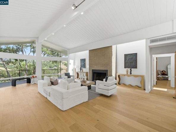 233 Melody Ln, Orinda CA 94563