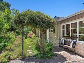 229 Manzanita Dr, Orinda CA 94563