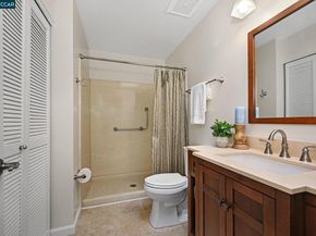 1351 Camino Peral C, Moraga CA 94556