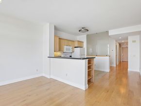 1 Lakeside Dr 1608, Oakland CA 94612
