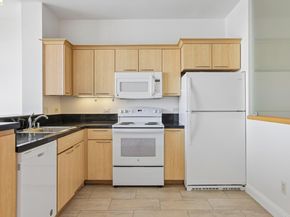 1 Lakeside Dr 1608, Oakland CA 94612