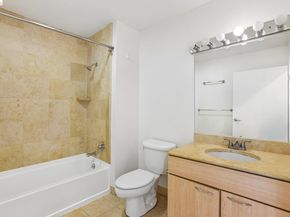 1 Lakeside Dr 1608, Oakland CA 94612