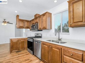 1972 Carnation Cir, Livermore CA 94551