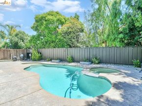 150 Trenton Cir, Pleasanton CA 94566