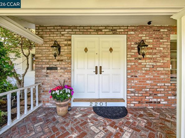 2201 Loch Ln, Walnut Creek CA 94598