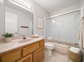 960 Shorepoint Court 116, Alameda CA 94501