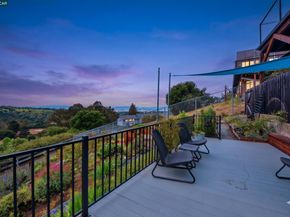 10570 Englewood Dr, Oakland CA 94605