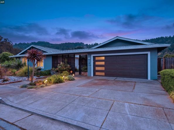 10570 Englewood Dr, Oakland CA 94605