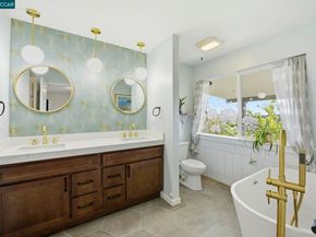 10570 Englewood Dr, Oakland CA 94605