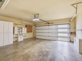10570 Englewood Dr, Oakland CA 94605