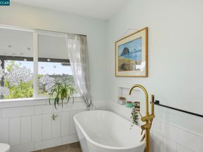10570 Englewood Dr, Oakland CA 94605
