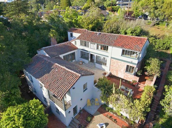 44 Highgate Rd, Kensington CA 94707