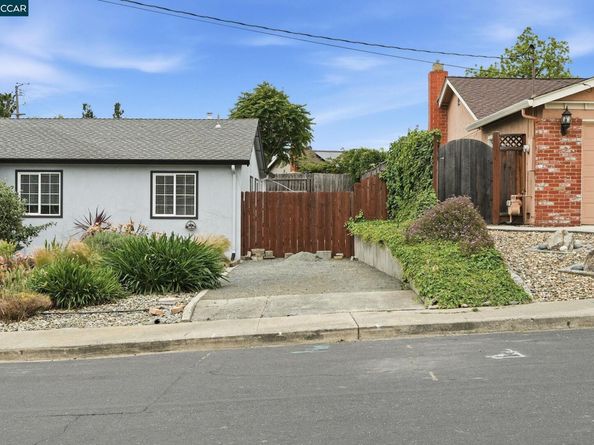 2024 Olympic Dr, Martinez CA 94553