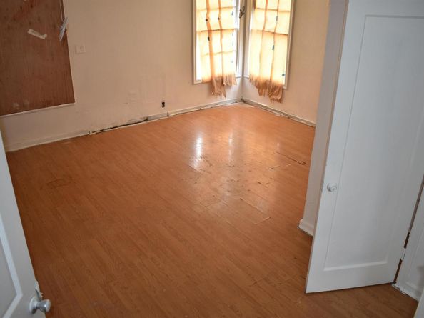 9945 B St, Oakland CA 94603