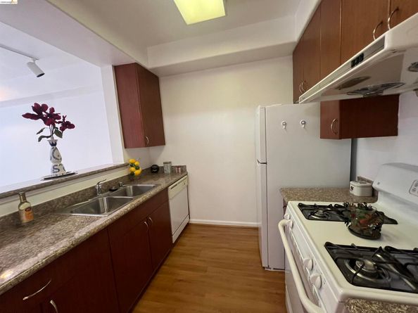989 Franklin Street 506, Oakland CA 94607
