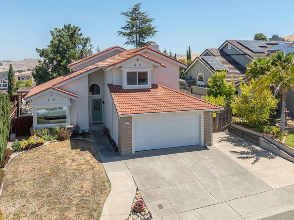 2137 Pheasant Dr, Hercules CA 94547