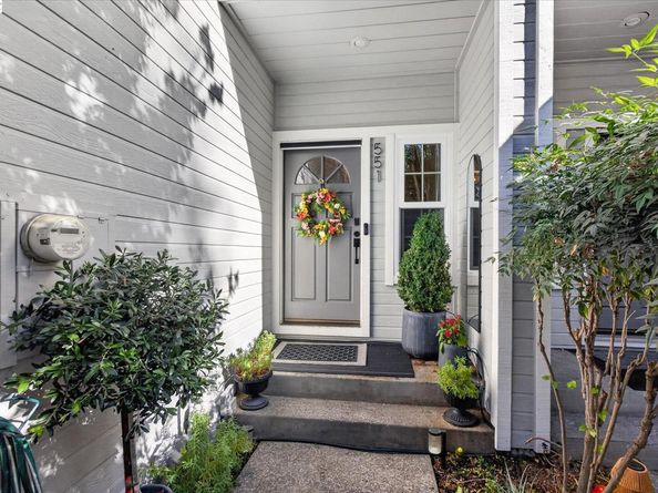 551 St John St, Pleasanton CA 94566