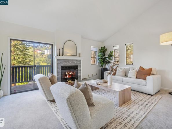 6480 Oakwood Dr, Oakland CA 94611