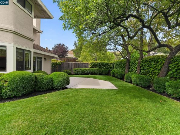 40 Saint Tropez Ct, Danville CA 94506