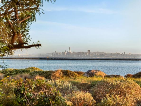 6 Waterline Pl, Richmond CA 94801