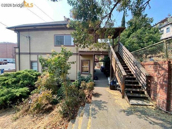 1109 Wanda St, Crockett CA 94525