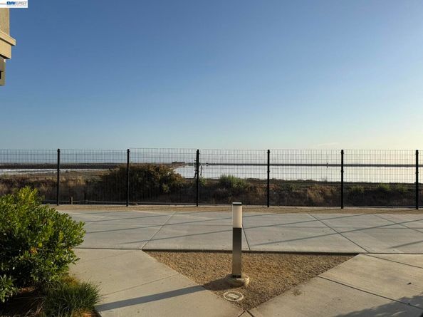 9824 Seawind Way, Newark CA 94560