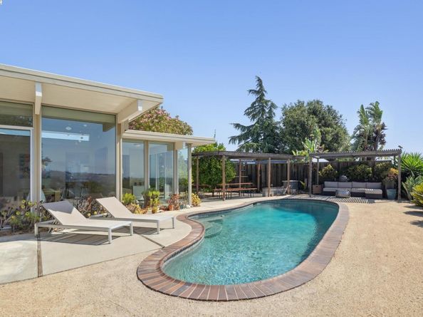 5288 Crown Ct, Castro Valley CA 94552
