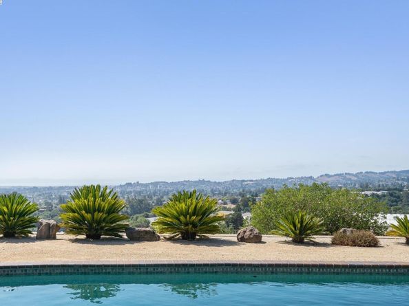 5288 Crown Ct, Castro Valley CA 94552