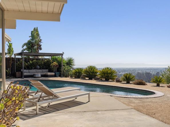 5288 Crown Ct, Castro Valley CA 94552