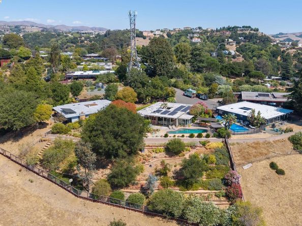 5288 Crown Ct, Castro Valley CA 94552